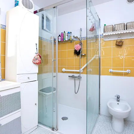 2 Bedroom Front In
