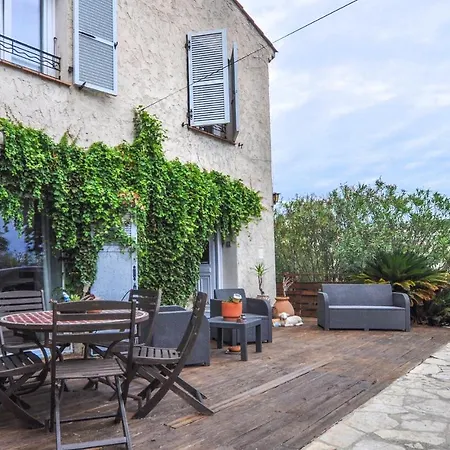 2 Bedroom Front In