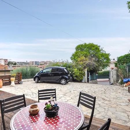 Apartmán 2 Bedroom Beach Front Apartment In Cagnes-Sur-Mer *