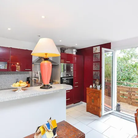 Stunning In With Kitchen * Καν-συρ-Μερ